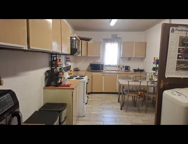 4 BEDROOM HOUSE FOR SALE IN VAN DYK PARK